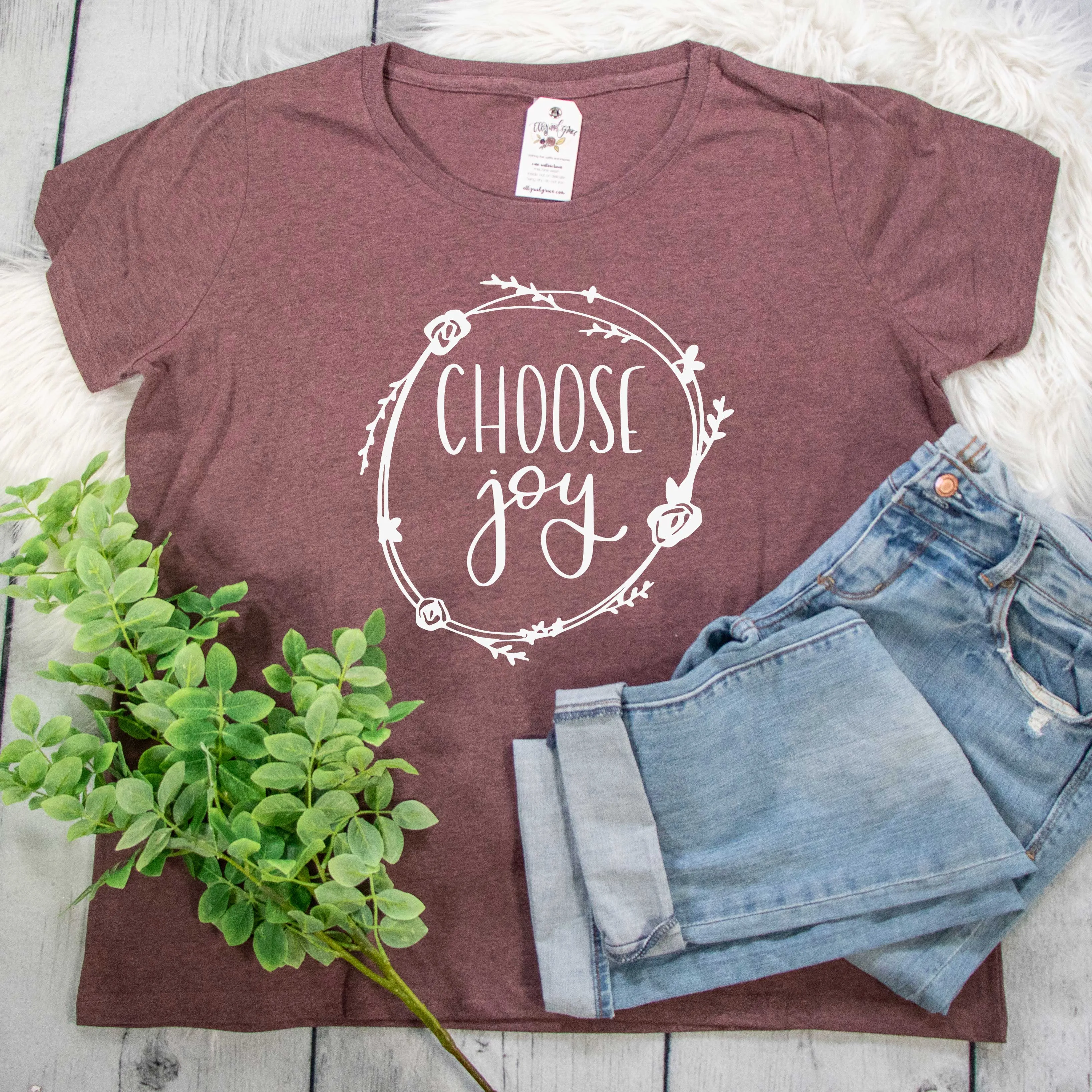 Choose Joy Scoop Neck Curvy Tee