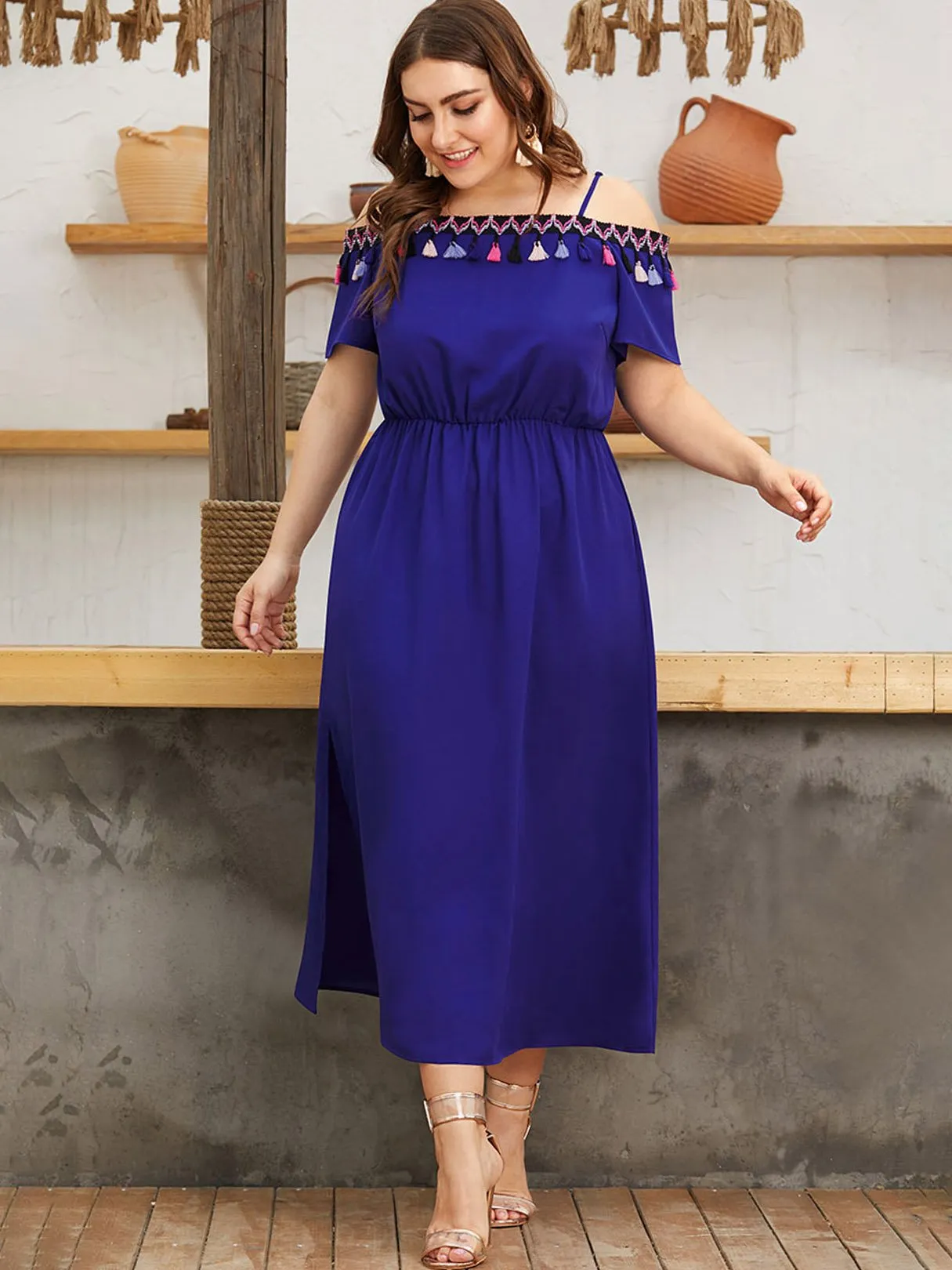 OEM ODM Cold Shoulder Plain Tassel Slit Spaghetti Strap Short Sleeve Blue Plus Size Dress