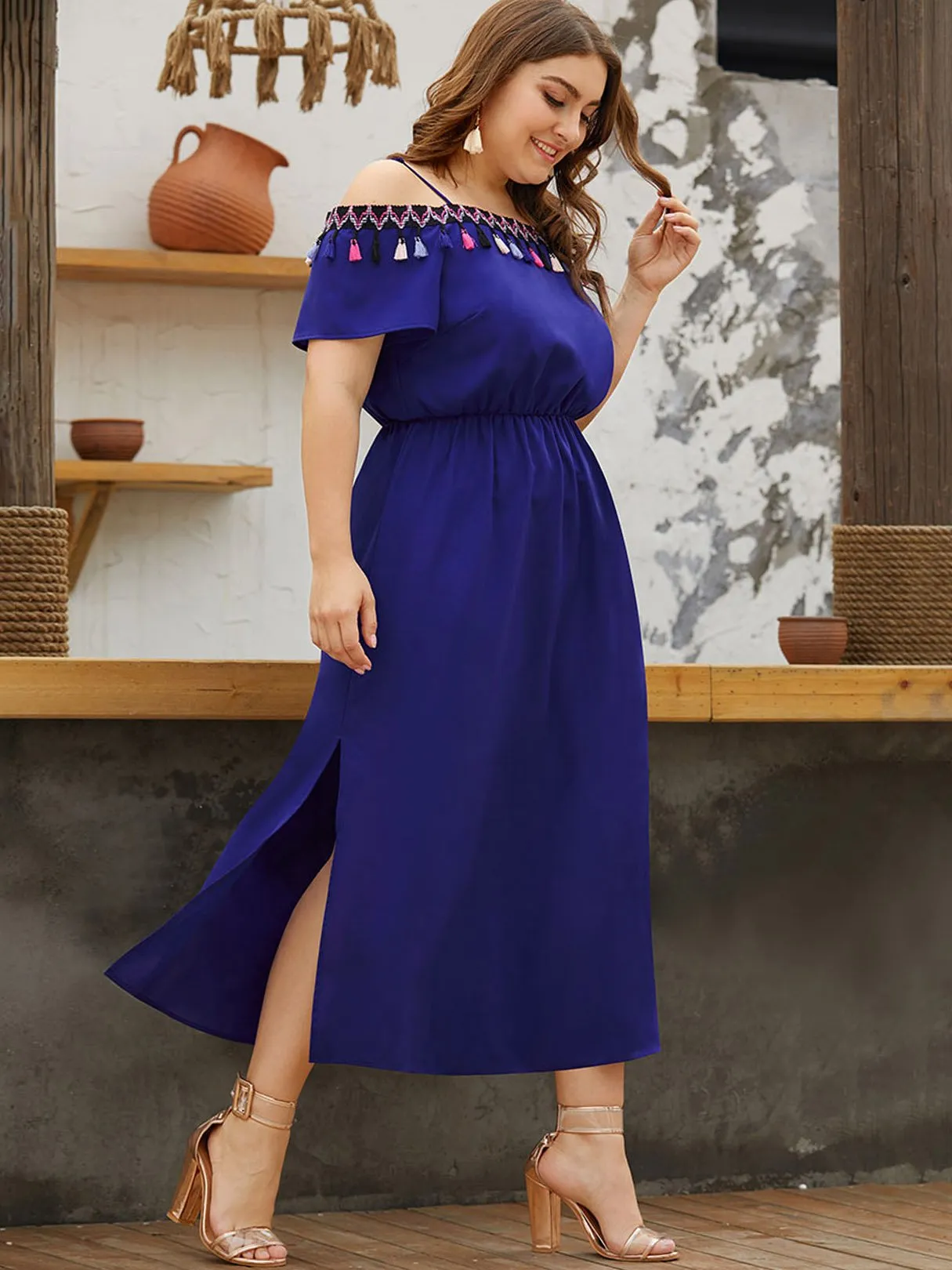OEM ODM Cold Shoulder Plain Tassel Slit Spaghetti Strap Short Sleeve Blue Plus Size Dress