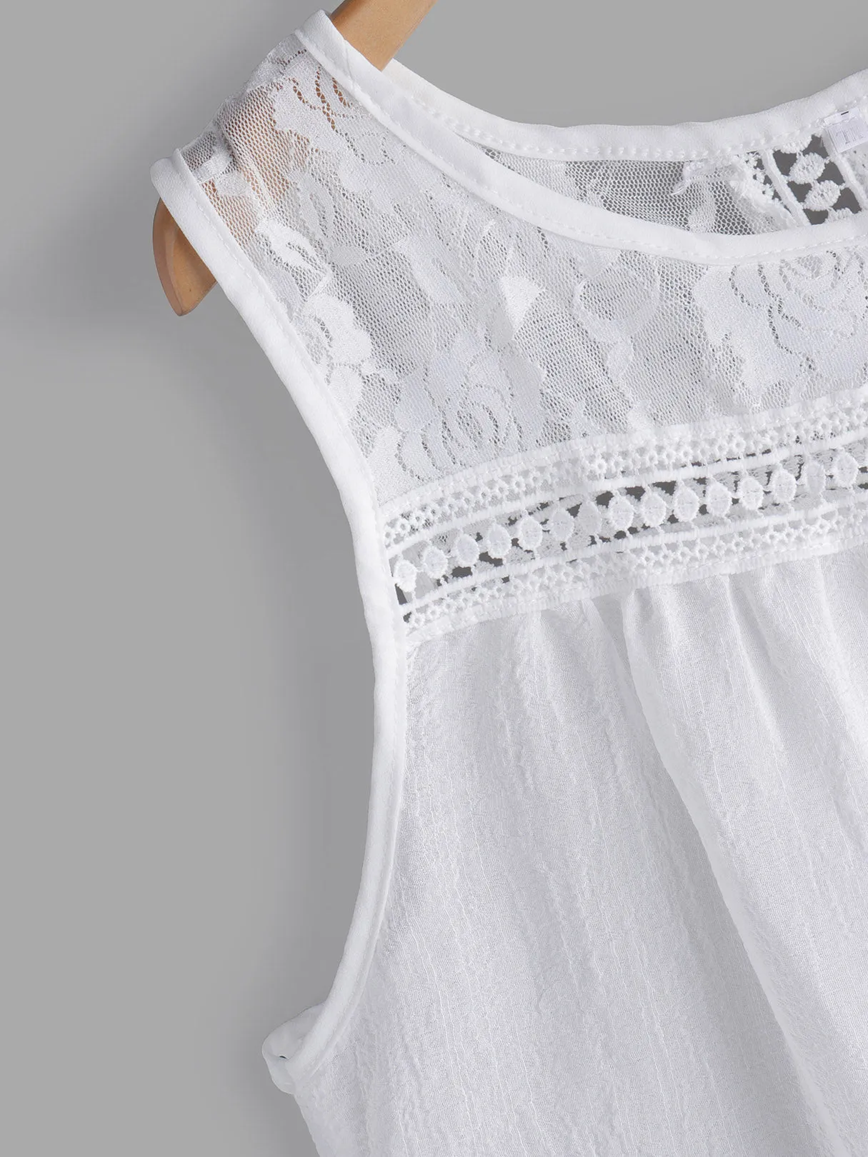 OEM ODM Round Neck Lace Hollow Sleeveless Slit Hem Plus Size Tops