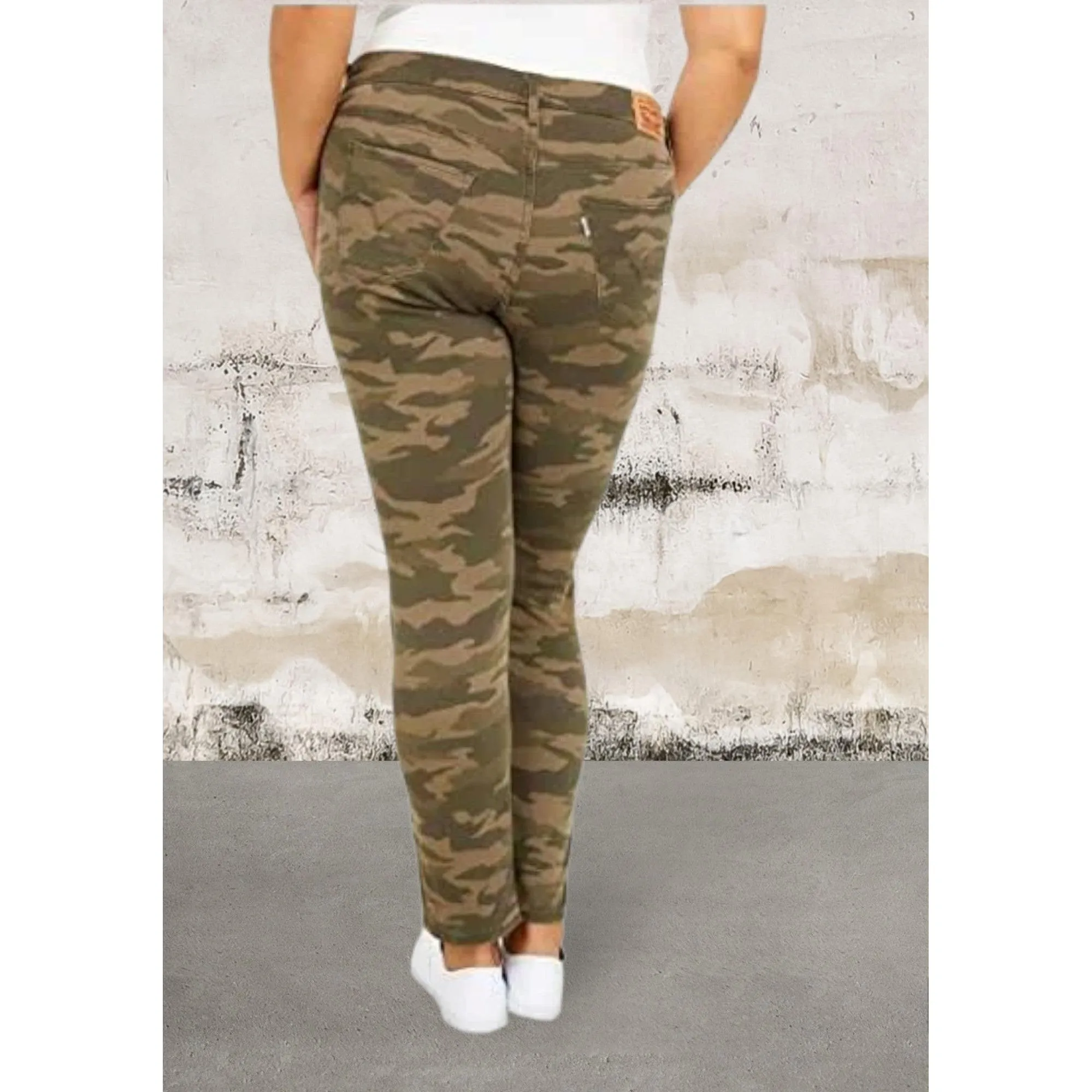 Plus 311 shaping skinny jeans camo printed