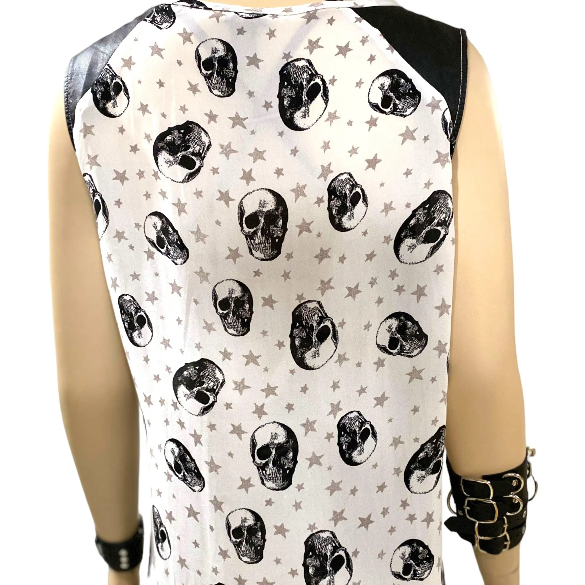 Plus Graphic Stars Black Skulls Tank Top
