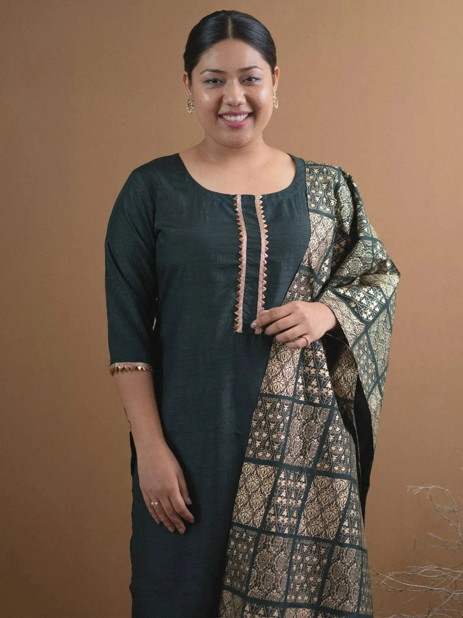 Plus Size Green Solid Chanderi Silk Straight Kurta With Palazzos & Stole