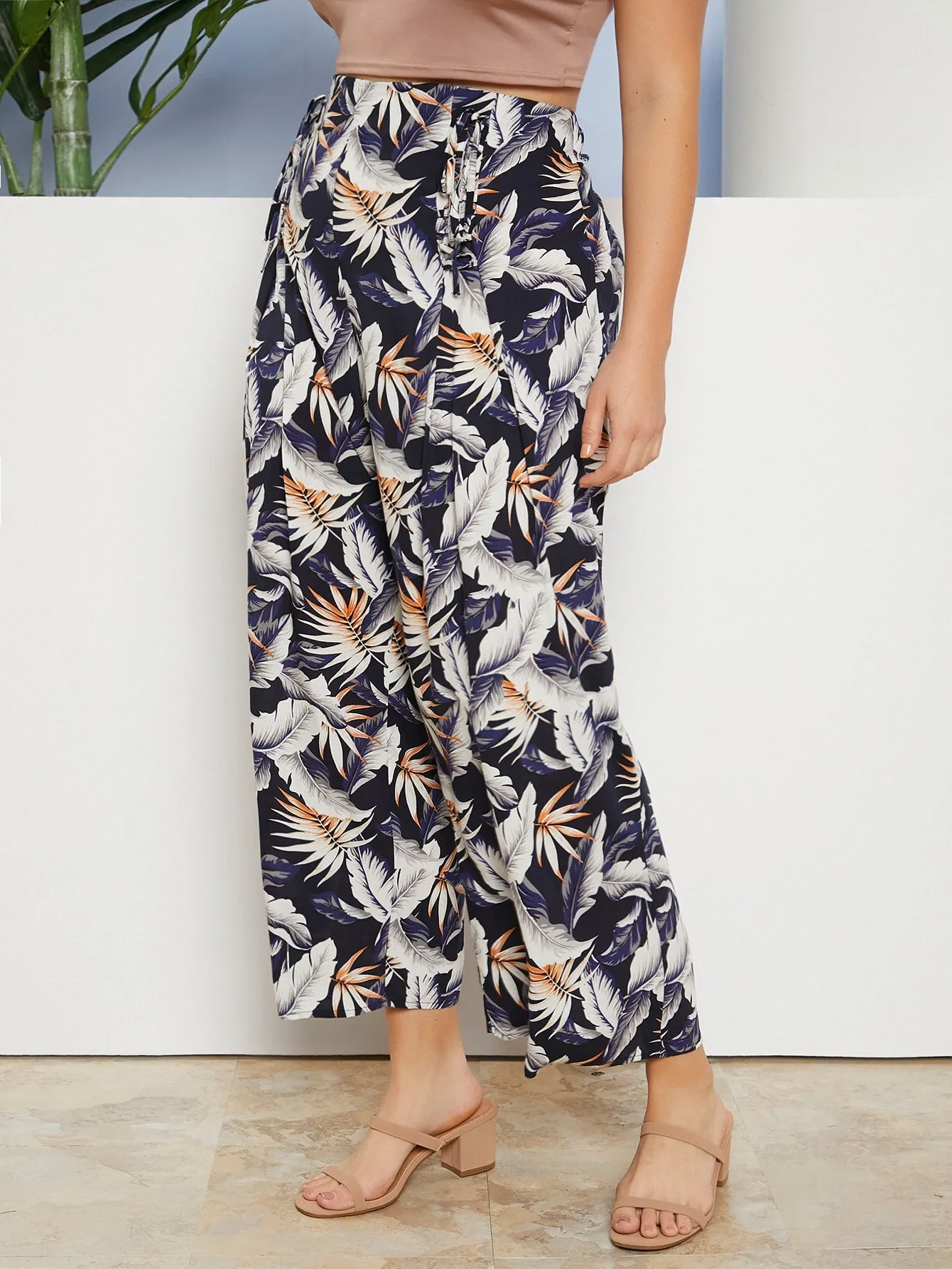 Tropical Cropped Plus Size Pants