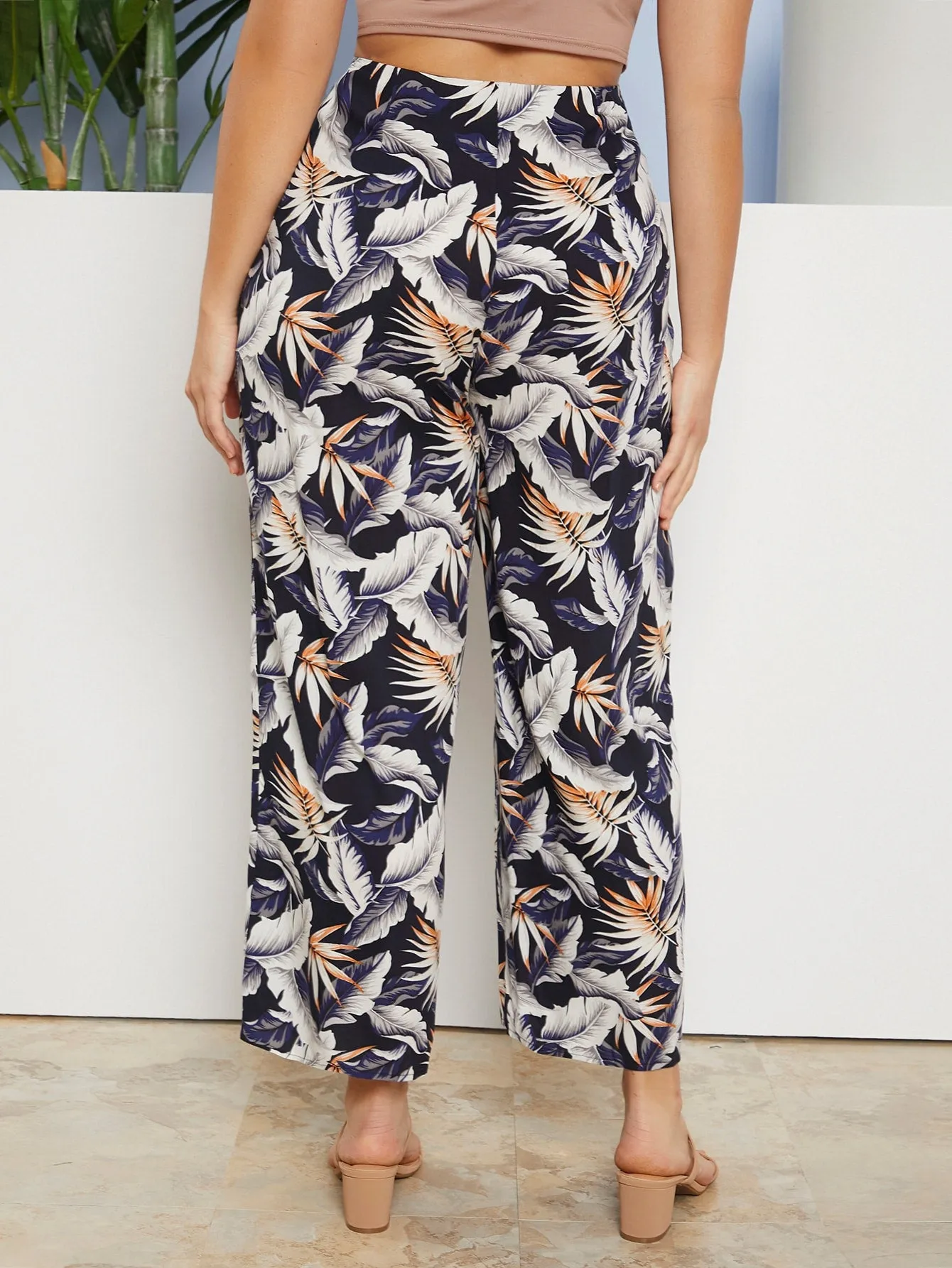 Tropical Cropped Plus Size Pants