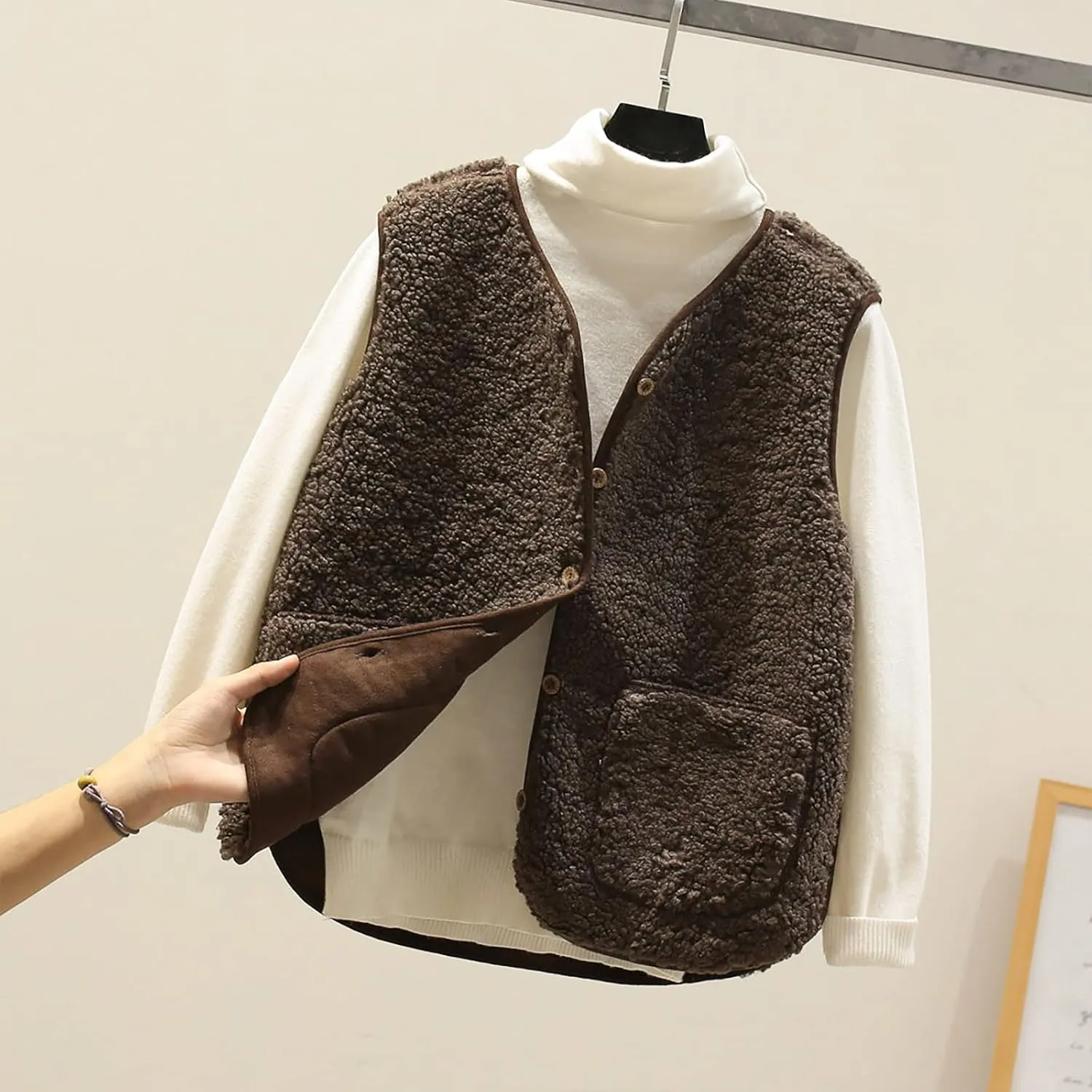 Women's Sleeveless Fleece Sherpa Jacket Lamb Cashmere Vests for Women Cropped Vest Coat Short Winter Button