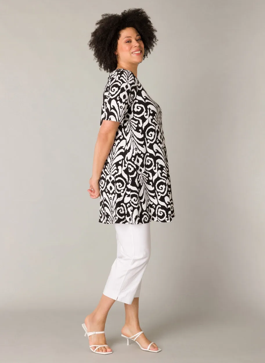 Yesta Anke Essential Black & White Tee/Tunic